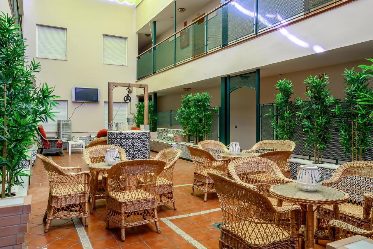 Hotel H28 Camas Ngoại thất bức ảnh