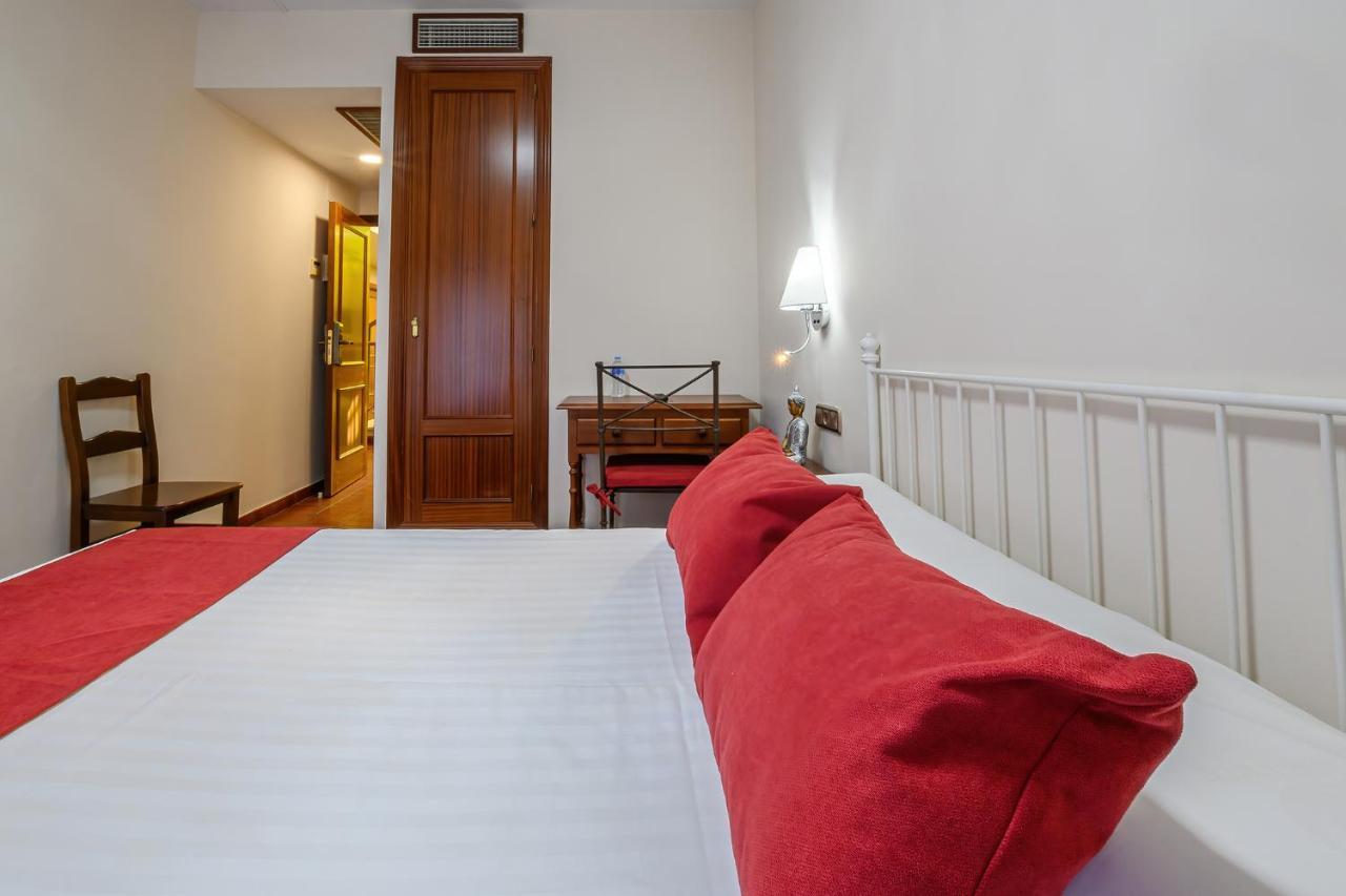 Hotel H28 Camas Ngoại thất bức ảnh