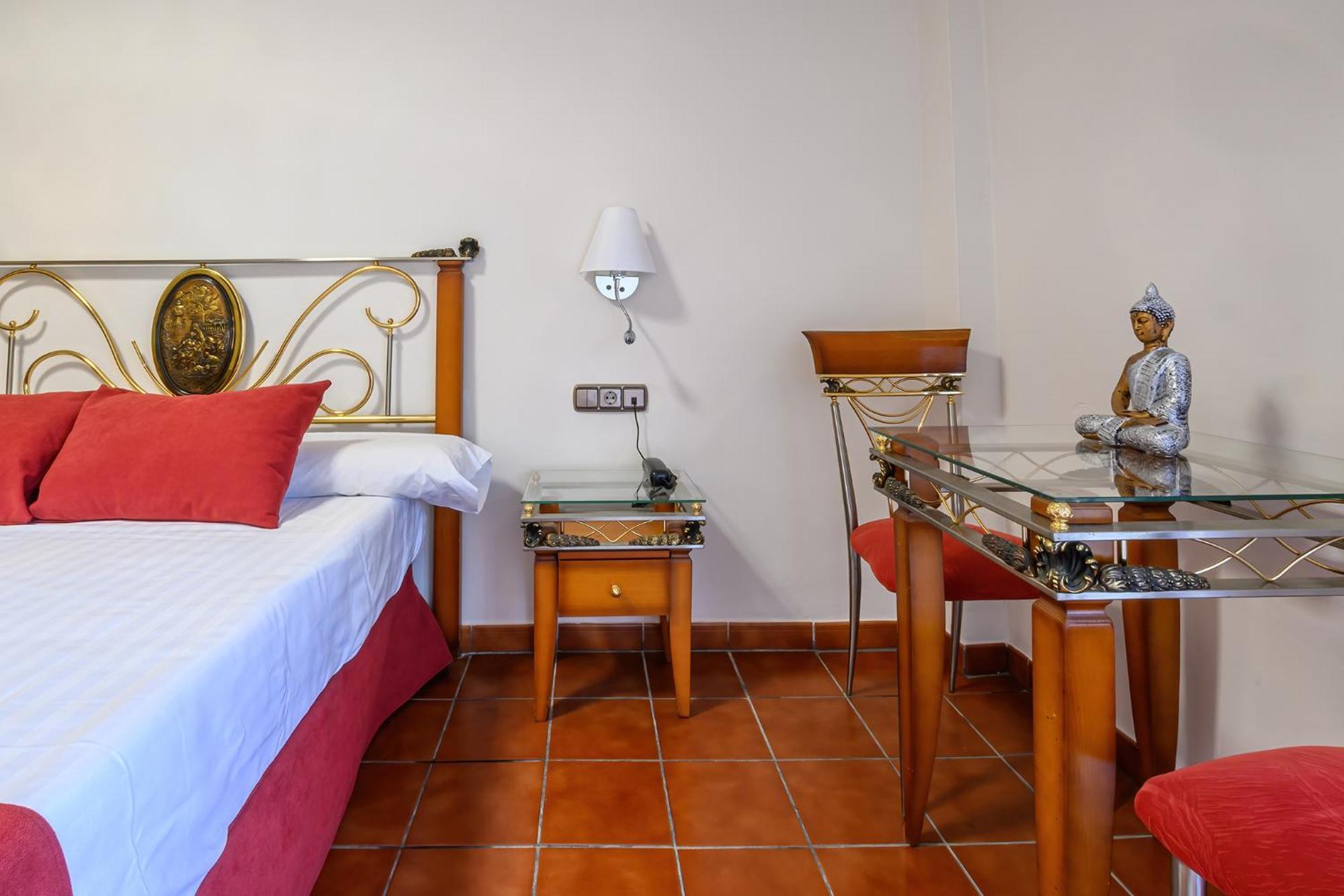 Hotel H28 Camas Ngoại thất bức ảnh